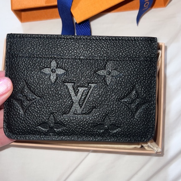 Authentic Louis Vuitton Card Holder
Monogram Empreinte Black - Picture 3 of 5